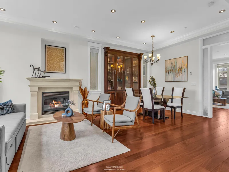 6387 PRINCE ALBERT STREET - photo 3 of 25