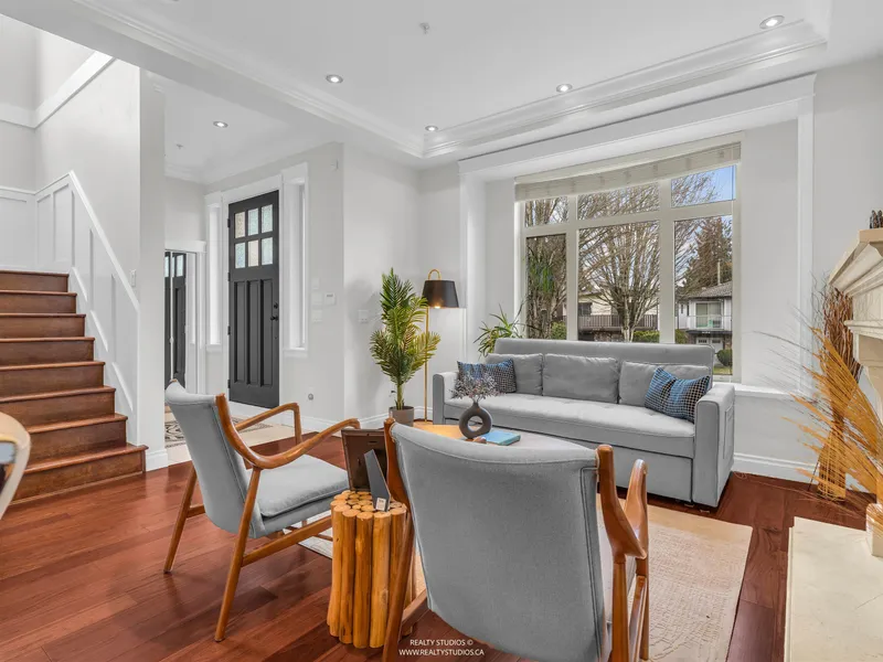 6387 PRINCE ALBERT STREET - photo 4 of 25