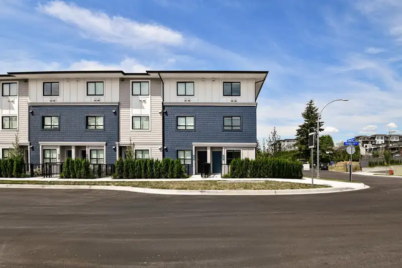 6 33520 KINGSTON AVENUE - photo 1 of 38