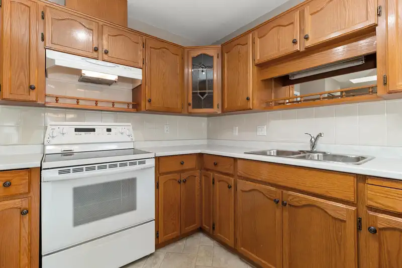 2 2988 HORN STREET - photo 4 of 37
