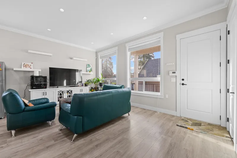 10579 132 STREET - photo 2 of 25