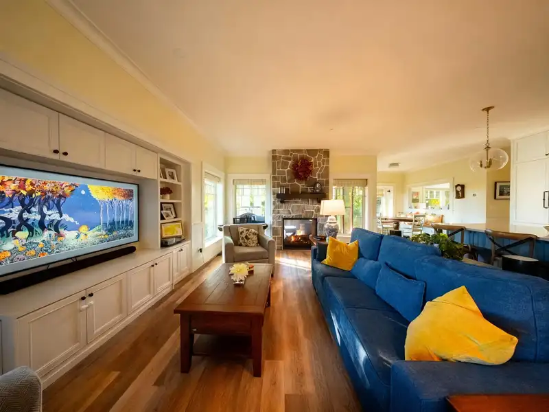 5281 DUNBAR STREET - photo 3 of 10
