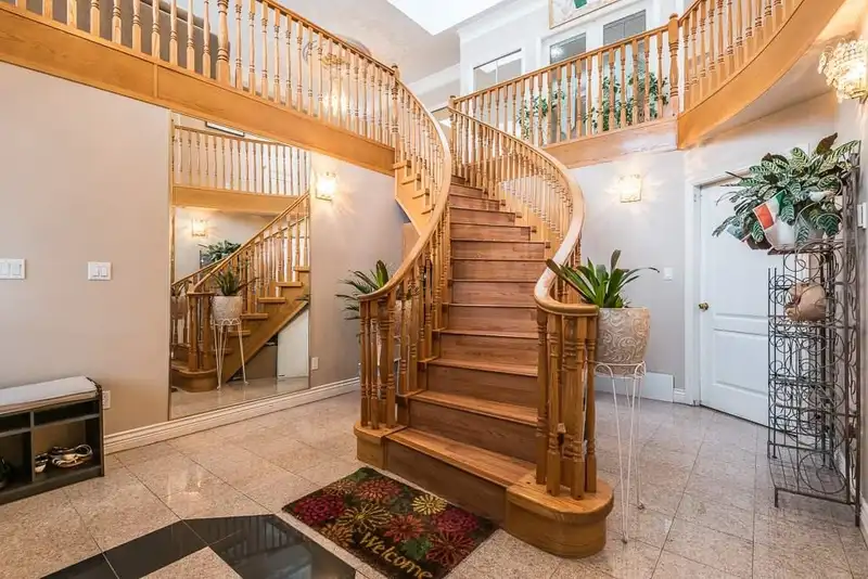 37979 FIFTH AVENUE - photo 2 of 18
