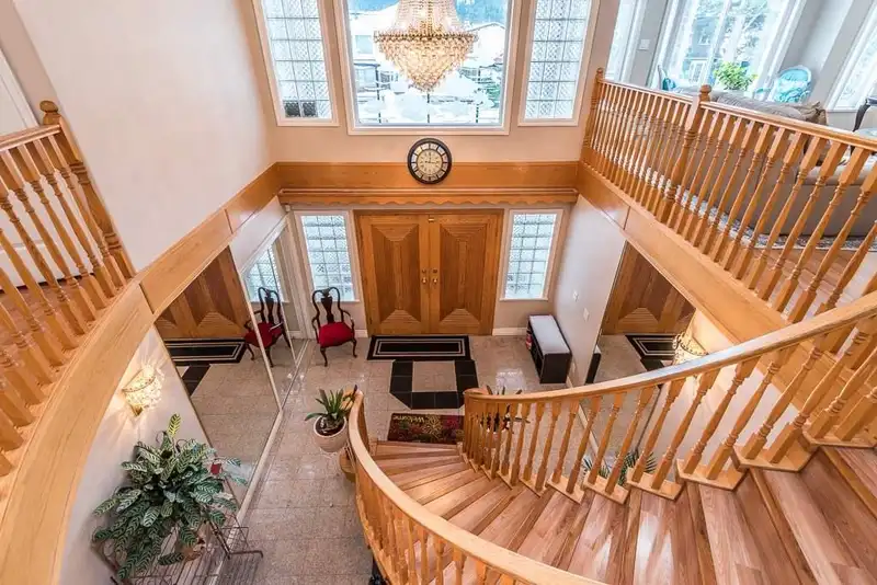 37979 FIFTH AVENUE - photo 3 of 18