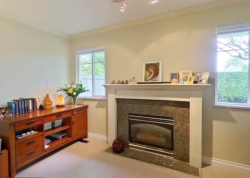 1 12038 62 AVENUE - photo 3 of 11