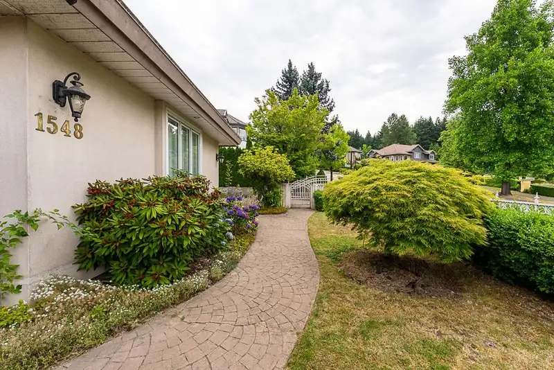 1548 PARKWAY BOULEVARD - photo 2 of 40