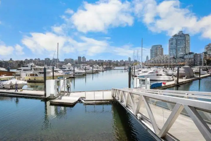 42 1088 MARINASIDE CRESCENT - photo 2 of 2