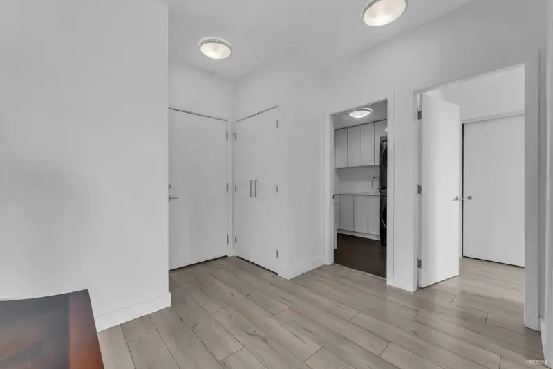 408 1621 HAMILTON AVENUE - photo 3 of 38