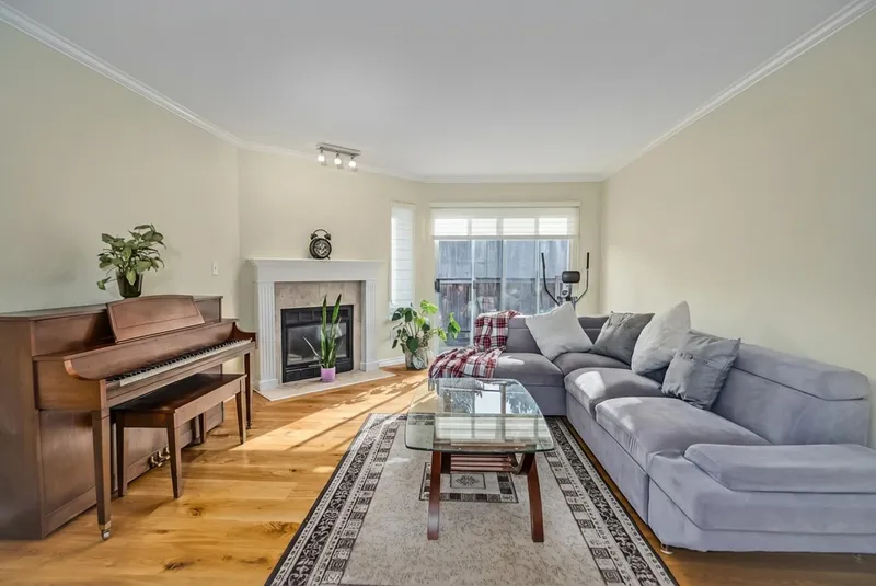 410 6866 NICHOLSON ROAD - photo 4 of 25