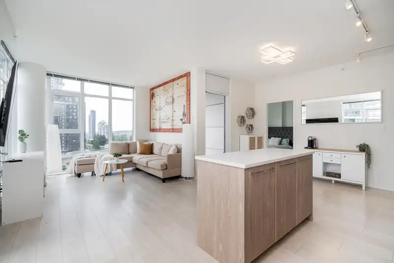601 691 NORTH ROAD - photo 1 of 40