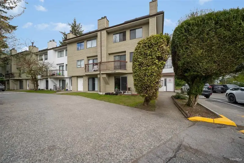 212 7144 133B STREET - photo 2 of 4