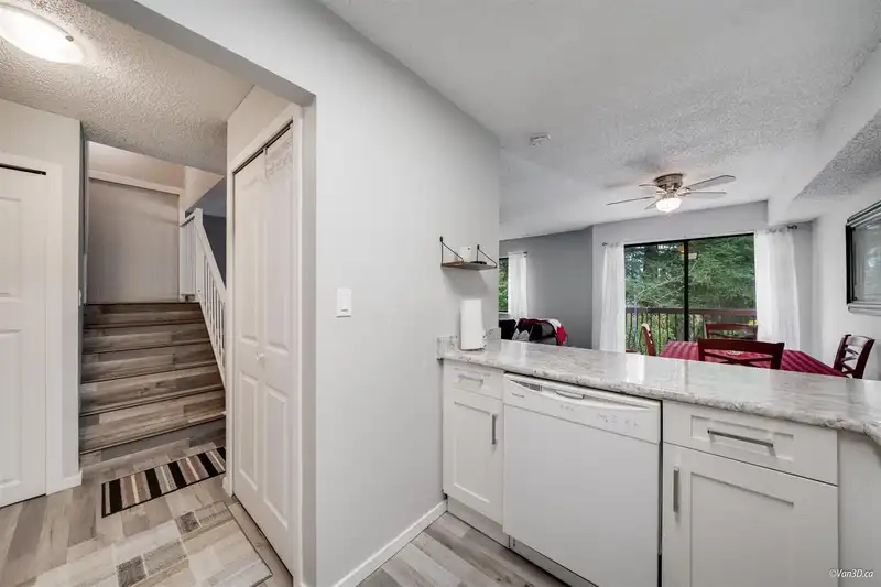 212 7144 133B STREET - photo 4 of 4