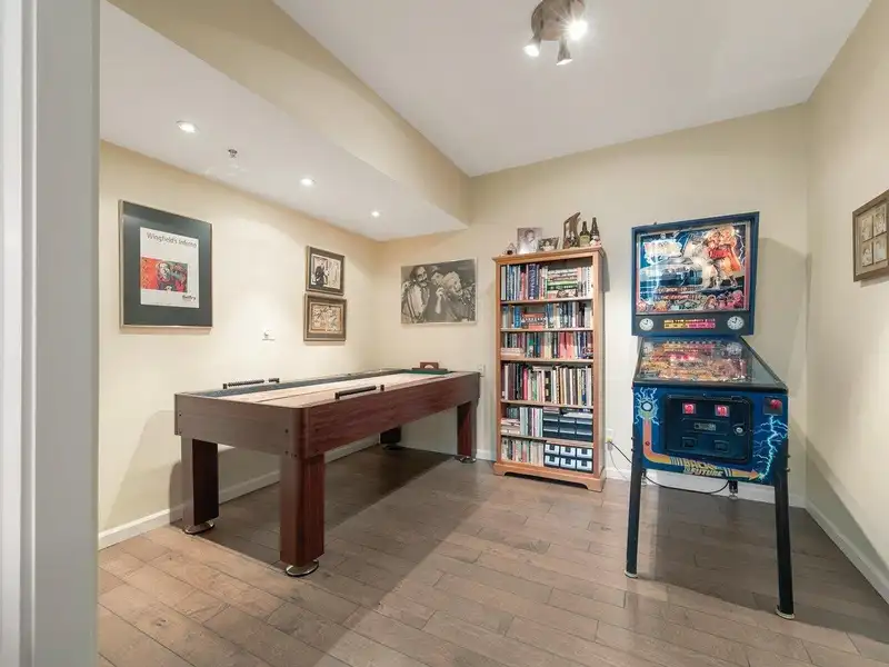 1490 HORNBY STREET - photo 4 of 36