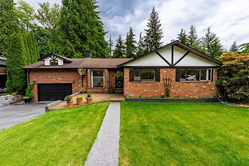 1796 APPIN ROAD - photo 1 of 40