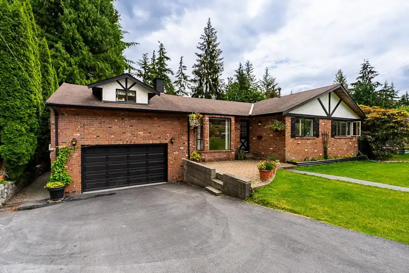 1796 APPIN ROAD - photo 2 of 40