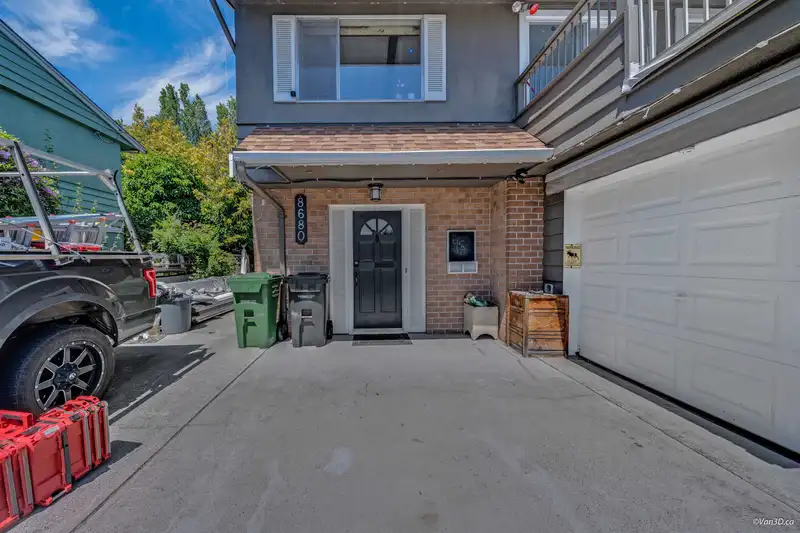 8680 FAIRDELL CRESCENT - photo 3 of 35