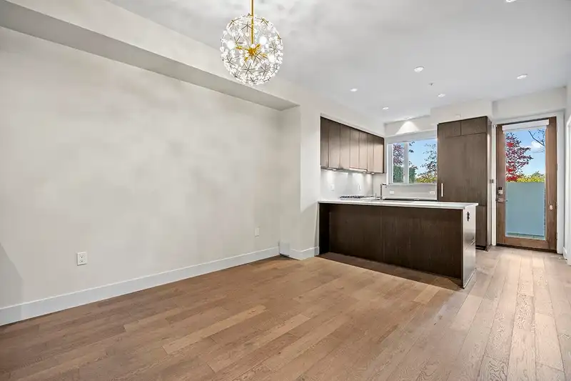 5522 OAK STREET - photo 3 of 30