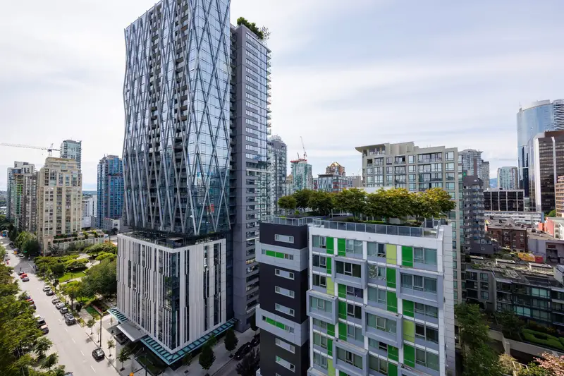 1704 1088 RICHARDS STREET - photo 3 of 15