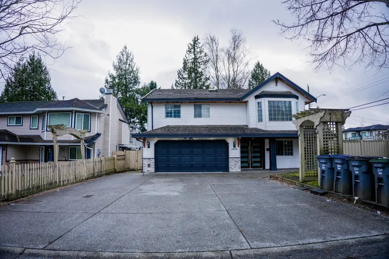 14208 67 AVENUE - photo 1 of 11