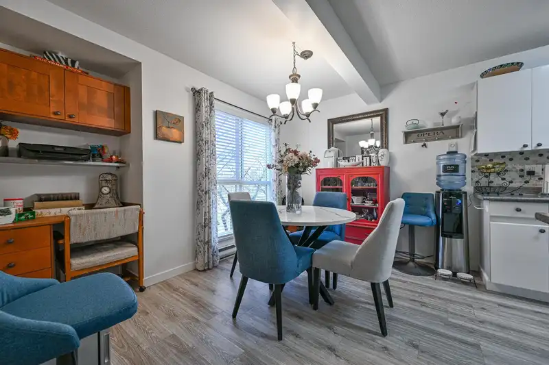 204 14998 101A AVENUE - photo 4 of 13