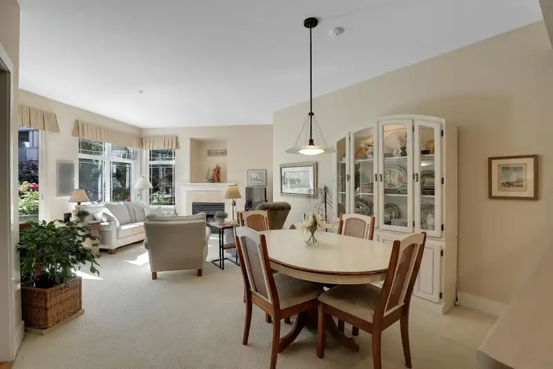 104 15368 16A AVENUE - photo 2 of 35