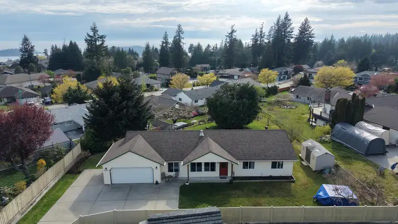 6365 HOMESTEAD AVENUE - photo 2 of 40