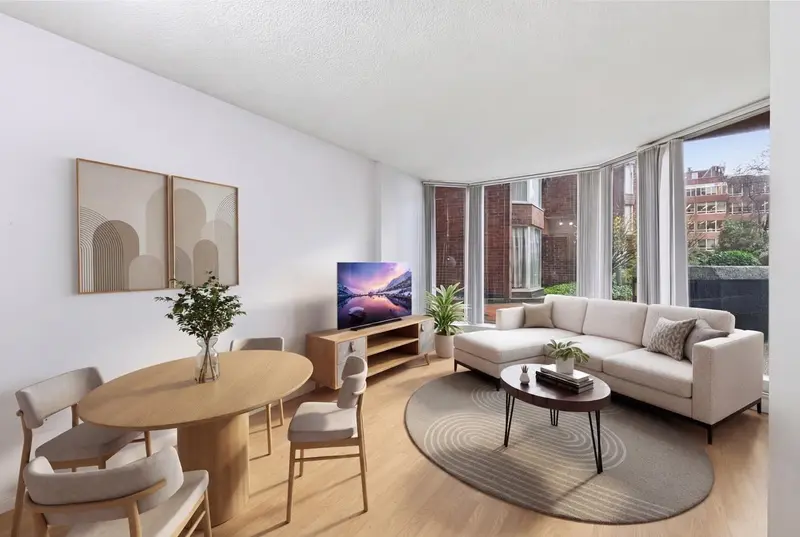 116 950 DRAKE STREET - photo 1 of 25