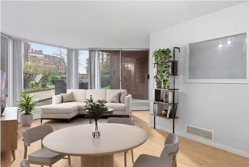 116 950 DRAKE STREET - photo 2 of 25