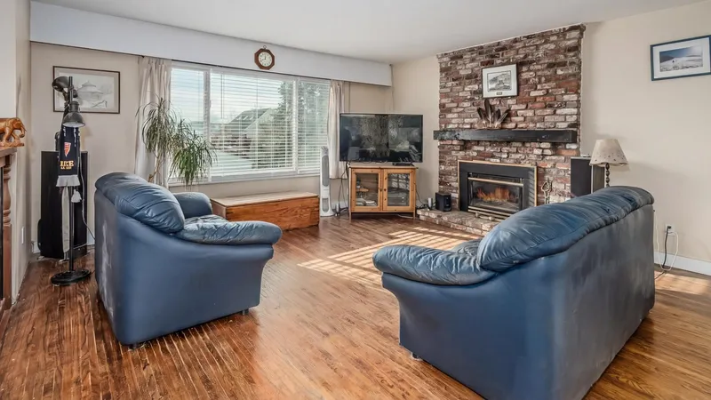 11891 NO. 2 ROAD - photo 3 of 25