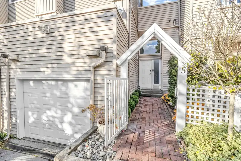 5 5635 LADNER TRUNK ROAD - photo 3 of 31