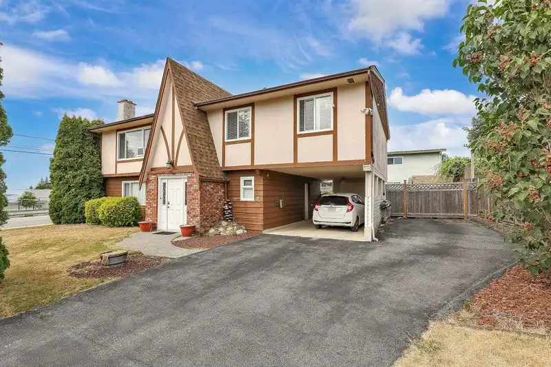11415 83 AVENUE - photo 1 of 29