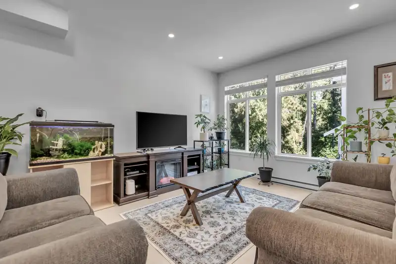 12 24021 110 AVENUE - photo 3 of 40