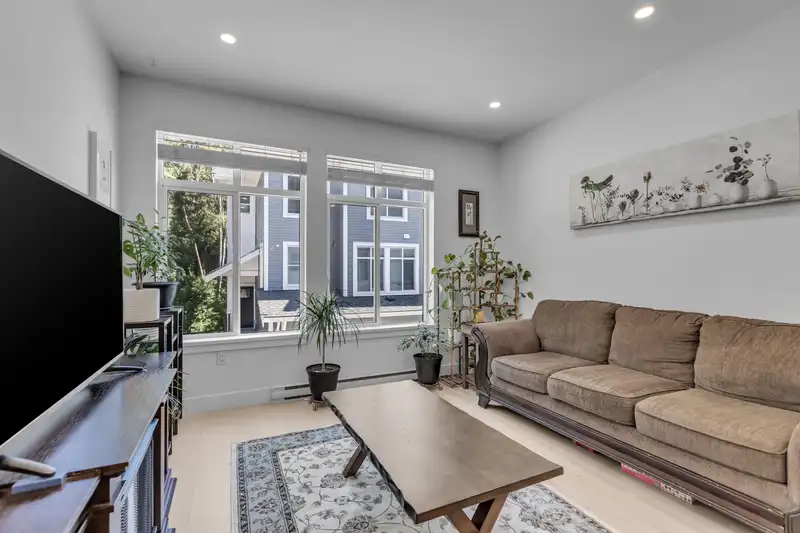 12 24021 110 AVENUE - photo 4 of 40