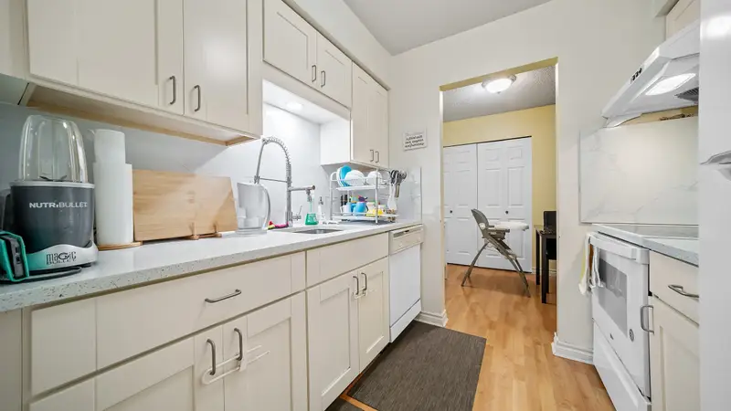 1314 10620 150 STREET - photo 4 of 12