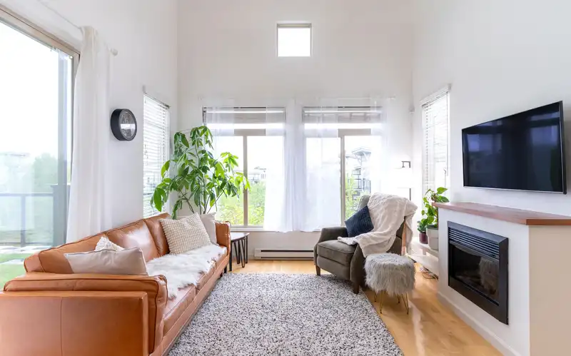 415 15385 101A AVENUE - photo 3 of 27