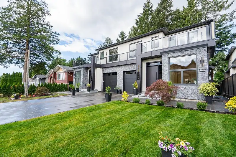 7745 115A STREET - photo 3 of 31