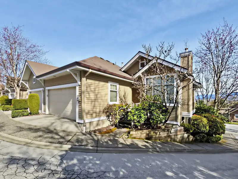 60 5200 OAKMOUNT CRESCENT - photo 4 of 34