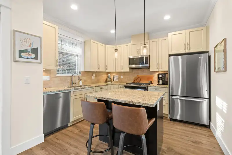 14 2979 156 STREET - photo 2 of 25
