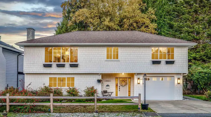 60 53A STREET - photo 1 of 27
