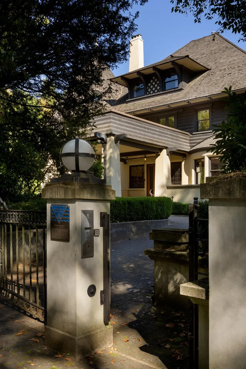 2 3838 CYPRESS STREET - photo 4 of 25