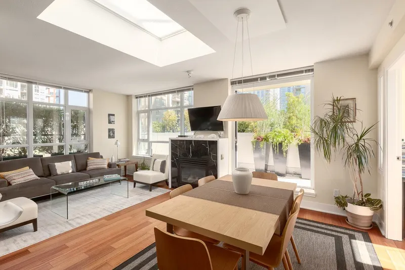 PH803 988 RICHARDS STREET - photo 1 of 25