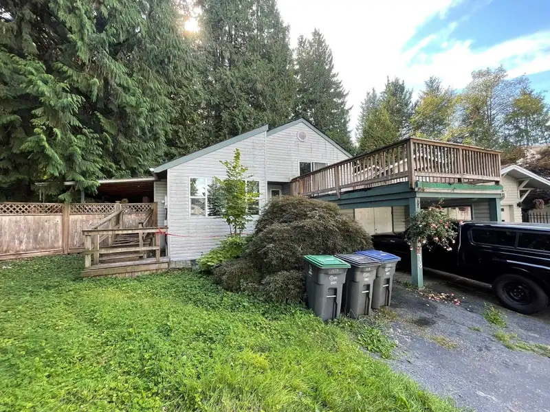 14718 101A AVENUE - photo 3 of 11