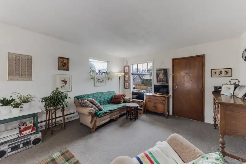 304-308 E KING EDWARD AVENUE - photo 2 of 39