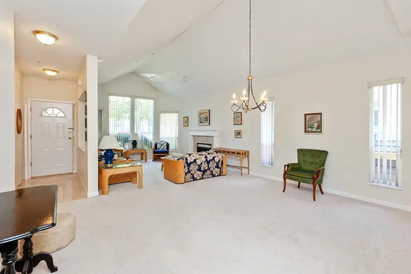 77 9025 216 STREET - photo 2 of 34