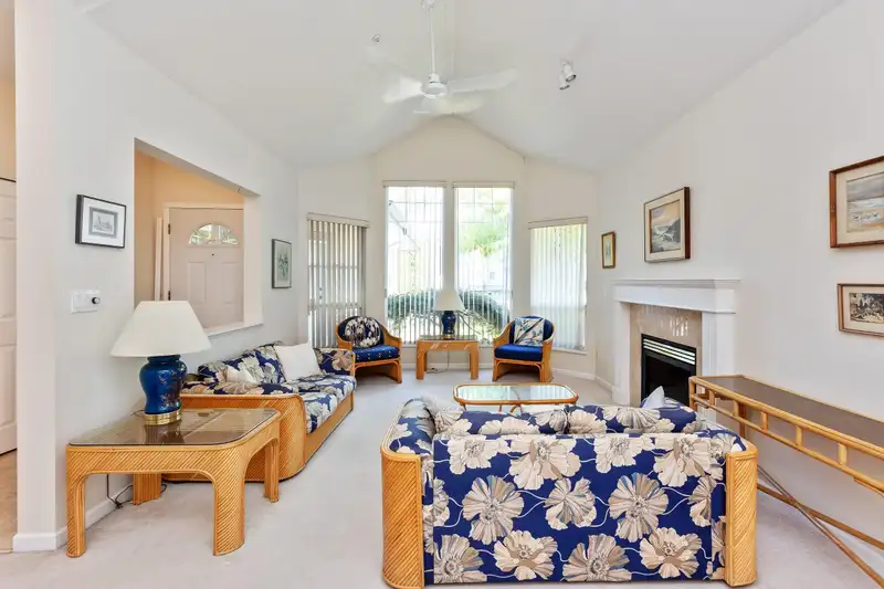77 9025 216 STREET - photo 3 of 34