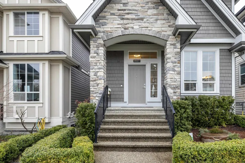 16477 21 AVENUE - photo 2 of 25