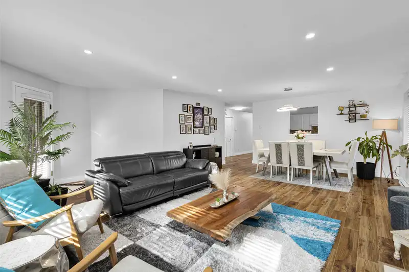 10 8388 158 STREET - photo 1 of 32