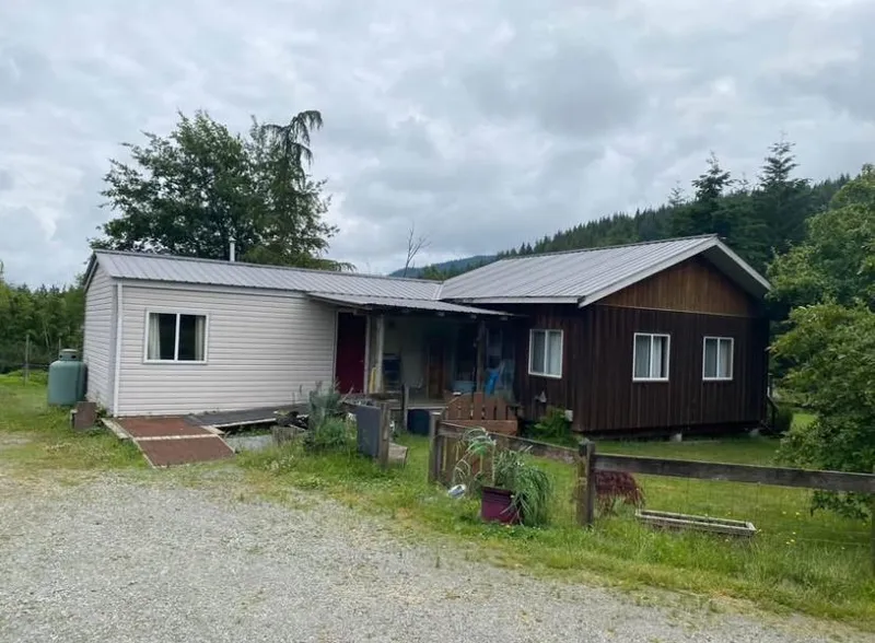 33153 SMITH AVENUE - photo 3 of 25