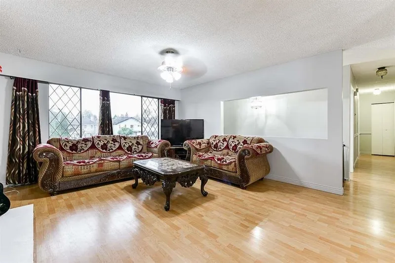 11516 PARKWOOD PLACE - photo 2 of 23