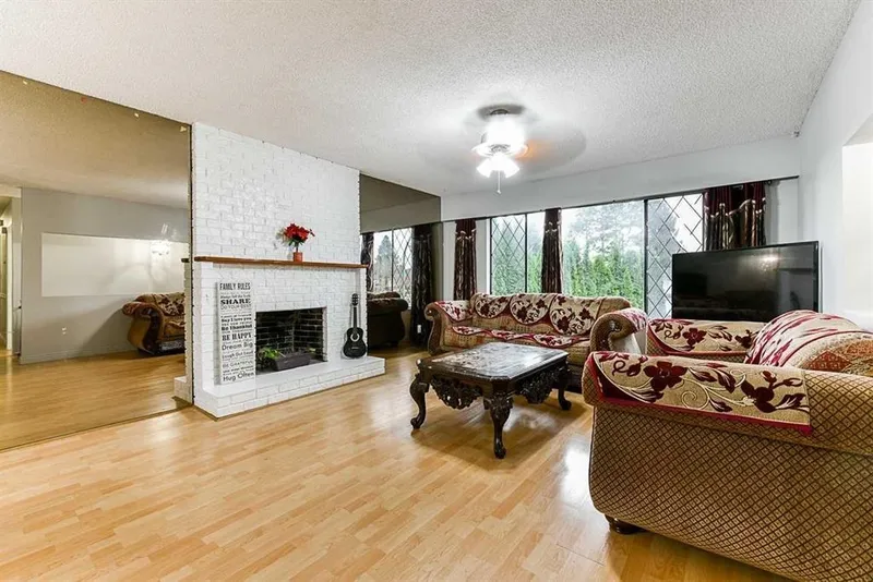 11516 PARKWOOD PLACE - photo 3 of 23